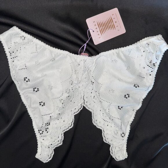 Savage X Fenty White Eyelet Lace Lingerie Set NWT - Picture 3 of 5